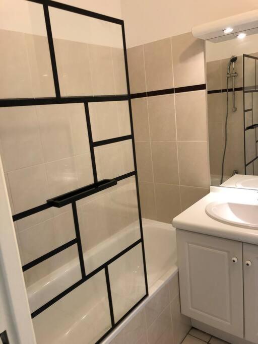 Ideal Flat Val D'Europe Disneyland With Parking Σερί Εξωτερικό φωτογραφία